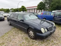 Gebraucht Mercedes E280 204 PS (150 kW) 2000 Blau Limousine