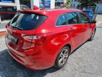 Gebraucht Hyundai i30 Style 135 PS (99 kW) 2016 Rot Kombi