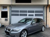 Gebraucht BMW 325 204 PS (150 kW) 2011 Grau Kombi