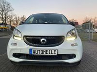 Gebraucht Smart ForFour Basis 71 PS (52 kW) 2016 Schwarz/weiss Kleinwagen