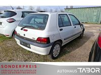 Gebraucht Renault Clio 58 PS (42 kW) 1996 Weiß Kleinwagen