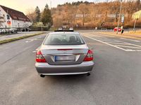 Gebraucht Mercedes E320 Elegance 224 PS (164 kW) 2009 Grau Limousine