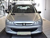 Gebraucht Peugeot 206 Quiksilver 88 PS (64 kW) 2005 Aluminiumgrau/metallic Kleinwagen