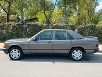 Second-hand Mercedes 190 1982 Gri Berlinǎ