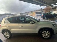 Gebraucht VW Tiguan Style 140 PS (102 kW) 2012 Grau SUV