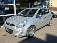 Gebraucht Hyundai i20 77 PS (56 kW) 2012 Silber Kleinwagen
