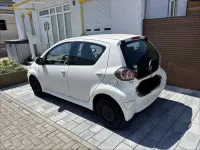 Gebraucht Toyota Aygo 68 PS (50 kW) 2009 Weiß Kleinwagen