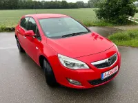 Gebraucht Opel Astra Design Edition 101 PS (74 kW) 2012 Rot Limousine