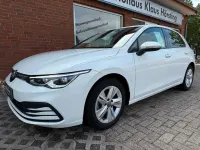 Gebraucht VW Golf VIII Life 131 PS (96 kW) 2023 Weiß Limousine