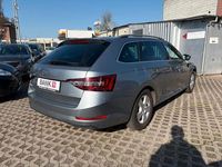 Gebraucht Skoda Superb 120 PS (88 kW) 2018 Business grau metallic Kombi