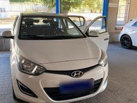 Gebraucht Hyundai i20 63 PS (46 kW) 2012 Weiß Kleinwagen