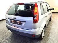 Gebraucht Ford Fiesta Ambiente 80 PS (58 kW) 2006 Polarsilber Limousine