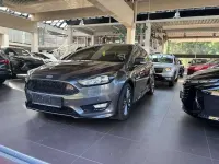 Gebraucht Ford Focus ST-Line 125 PS (91 kW) 2017 Grau Limousine