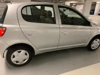 Gebraucht Toyota Yaris 86 PS (63 kW) 2000 Silber Kleinwagen