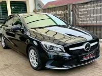 Gebraucht Mercedes CLA180 Shooting Brake 122 PS (89 kW) 2019 Schwarz Kombi