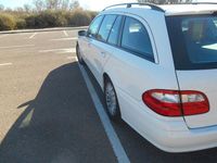 Gebraucht Mercedes E220 Classic 150 PS (110 kW) 2003 Weiß Kombi