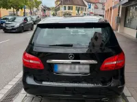 Gebraucht Mercedes B180 107 PS (78 kW) 2014 Schwarz Kleinwagen