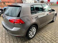 gebraucht VW Golf VII Lim. 1.4 TSI Lounge SHZ PDC GJR ALU GRA