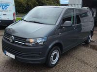 Gebraucht VW Transporter 150 PS (110 kW) 2019 Grau Van
