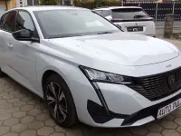 Gebraucht Peugeot 308 Allure 131 PS (96 kW) 2023 Weiß Limousine