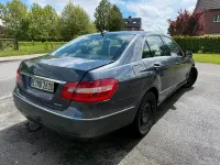 Gebraucht Mercedes E200 136 PS (100 kW) 2010 Blau Limousine