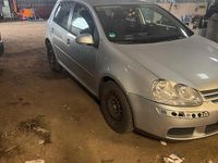 Gebraucht VW Golf IV 102 PS (75 kW) 2005 Silber Kleinwagen