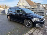 Gebraucht VW Touran Active 150 PS (110 kW) 2022 Schwarz Van / Kleinbus
