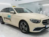 Gebraucht Mercedes E220 Avantgarde 194 PS (142 kW) 2023 Beige Kombi