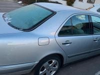 Gebraucht Mercedes E240 Elegance 170 PS (125 kW) 1997 Silber Limousine