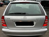 Gebraucht Mercedes C180 143 PS (105 kW) 2004 Silber Kombi