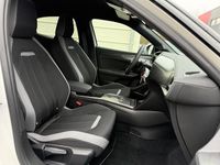 Neu Opel Mokka 145 PS (106 kW) 2025 Arktis weiß uni / schwarzes dach arktis weiß uni / schwarzes dach SUV