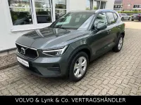 Gebraucht Volvo XC40 Core 163 PS (119 kW) 2025 Grün SUV