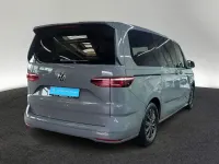 Gebraucht VW Multivan Basis 218 PS (160 kW) 2022 Grau Van / Kleinbus