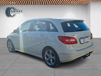 Gebraucht Mercedes B180 109 PS (80 kW) 2014 Weiß Van / Kleinbus