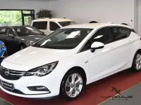 Gebraucht Opel Astra Innovation 150 PS (110 kW) 2017 Schneeweiss/summitwhite/arctic Kleinwagen
