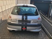 Gebraucht Peugeot 206 60 PS (44 kW) 2005 Silber Kleinwagen