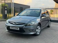 Gebraucht Hyundai i30 Classic 90 PS (66 kW) 2012 Grau Limousine