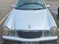 Gebraucht Mercedes E220 Elegance 143 PS (105 kW) 2000 Silber Limousine