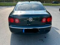 Usata VW Phaeton 237 CV (174 kW) 2008 Verde Berlina