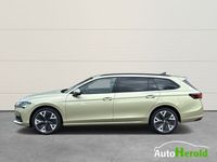 Gebraucht Skoda Superb Selection 150 PS (110 kW) 2024 Ice tea gelb metallic Kombi