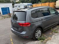 Gebraucht VW Touran Trendline 116 PS (85 kW) 2018 Grau Van / Kleinbus