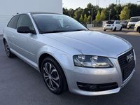 Gebraucht Audi A3 Attraction 105 PS (77 kW) 2010 Eissilber metallic Limousine