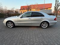 Gebraucht Mercedes E220 Classic 180 PS (132 kW) 2004 Silber Limousine