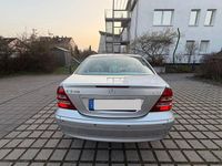 Gebraucht Mercedes 200 116 PS (85 kW) 2000 Silber Limousine