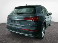 Używany Audi Q5 Basis 204 KM (150 kW) 2024 Szary SUV