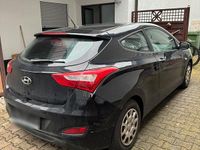 Gebraucht Hyundai i30 99 PS (72 kW) 2013 Schwarz Kleinwagen