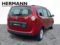 Gebraucht Dacia Lodgy Comfort 131 PS (96 kW) 2020 Kalaharirot metallic (rot) Van / Kleinbus