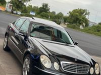 Second-hand Mercedes E200 Elegance 122 CP (89 kW) 2003 Negru Berlinǎ