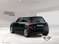 Gebraucht Mini Cooper SE Classic 135 kW (184 PS) 2023 Mini yours enigmatic black Kleinwagen