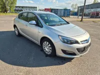 Gebraucht Opel Astra 116 PS (85 kW) 2014 Silber Kleinwagen